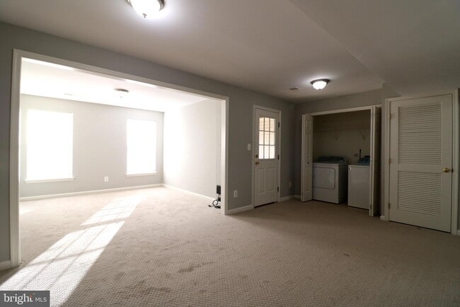 Building Photo - 2581 Sutters Mill Dr