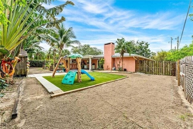 Building Photo - 115 36th Ct