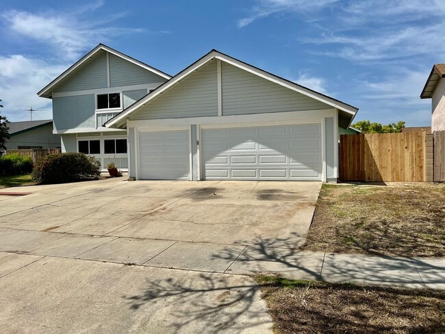 Foto del edificio - Nicely Remodeled 2 Story Home