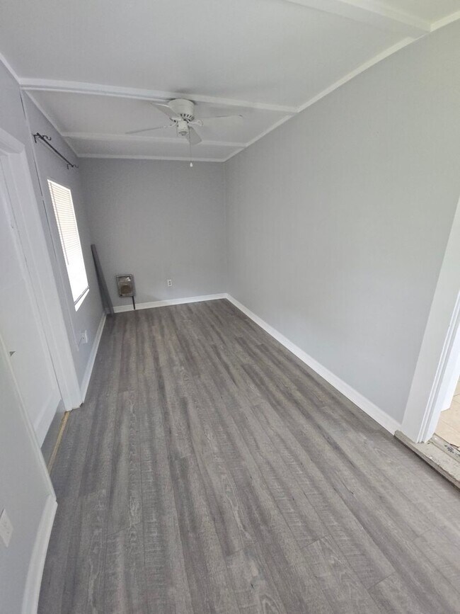 Foto del edificio - 631 Ave H NW