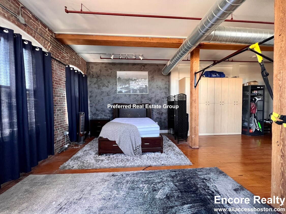 Foto principal - 244 Brighton Ave