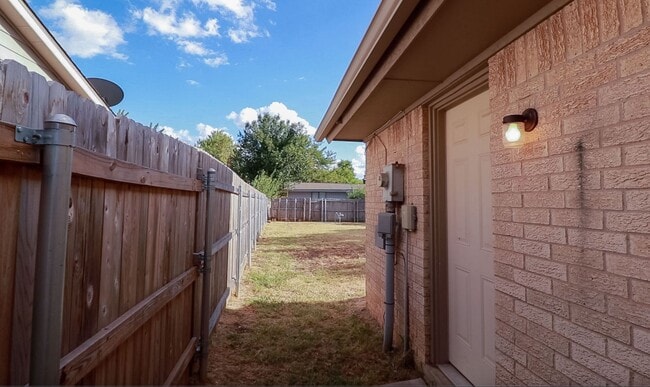 Photo - 2204 Lafayette Dr House