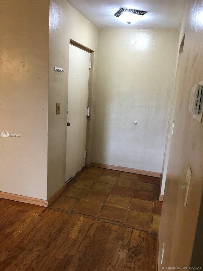 Building Photo - 7400 Miami Lakes Dr