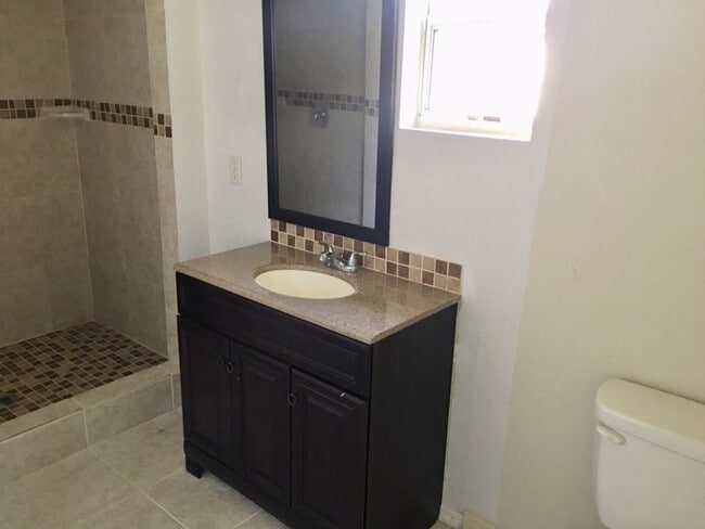 Foto del edificio - Let Me Make You Happy