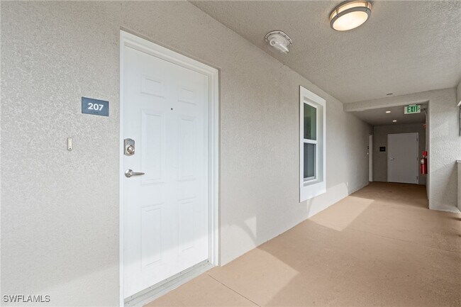 Foto del edificio - 5126 Coronado Pkwy