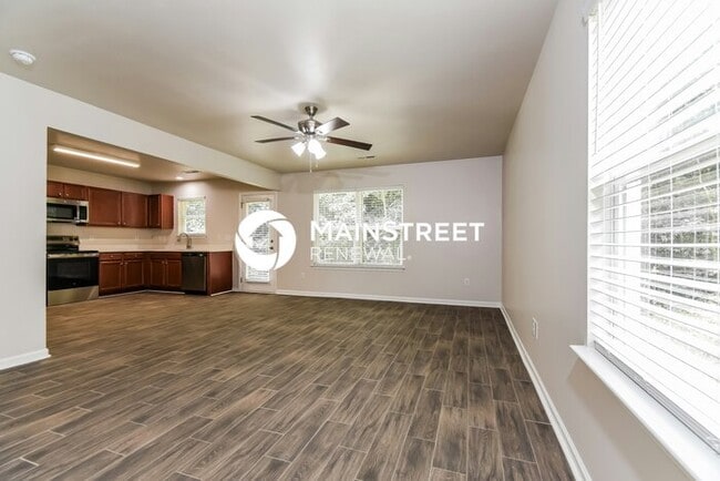 Building Photo - 3 Bedroom Pet-Friendly Home in GREENSBORO,...