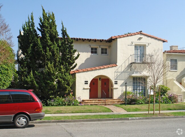 Building Photo - 224-226 1/2 S Spalding Dr