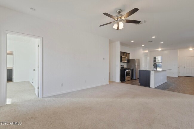 Foto del edificio - 20249 W Woodlands Ave