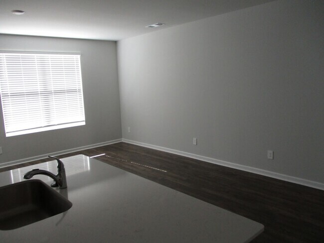 Building Photo - 515 Ferndale Pl