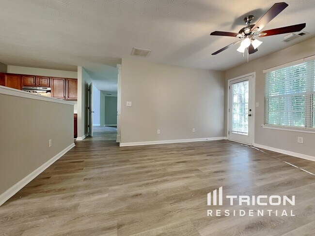 Foto del edificio - 70 Emerson Trail