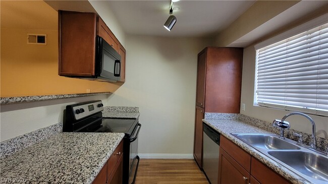 Building Photo - 2750 S Durango Dr