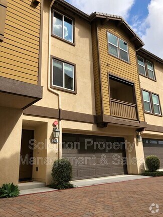 Building Photo - 383 Mission Villas Rd