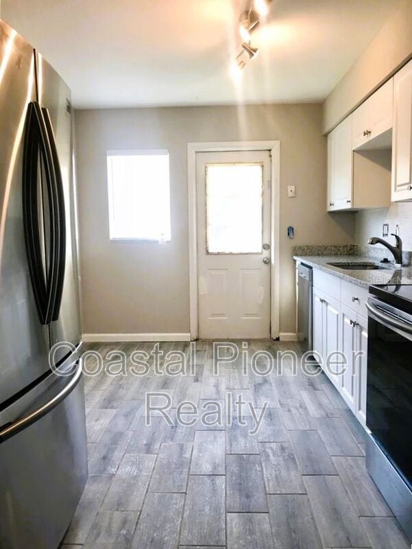 Building Photo - 6405 S Roberts Ave