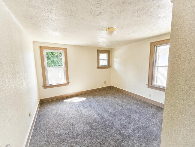 Building Photo - 1317 Brown St