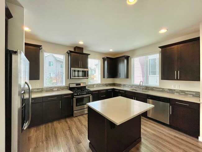 Building Photo - Great Townhome for rent