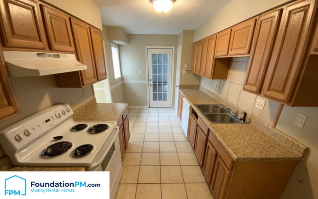 Building Photo - 6044 Rosewind Cir W