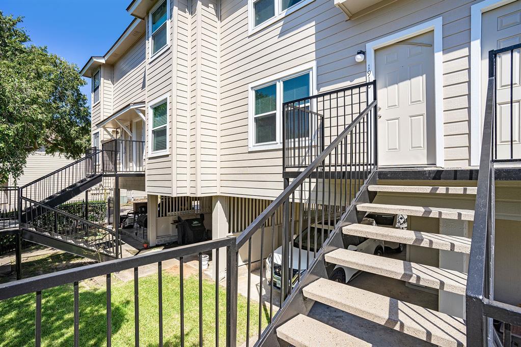 1910 Lakeside Dr, Seabrook, TX 77586 Condo for Rent in Seabrook, TX