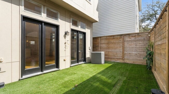 Building Photo - 1103 Summer St