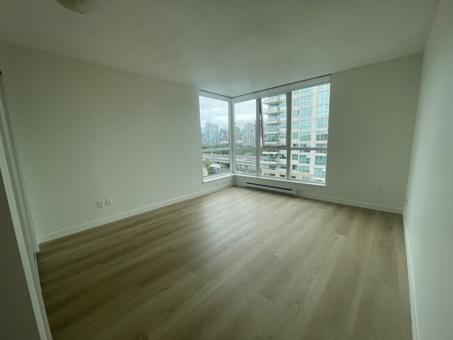 Building Photo - 120-1120 Milross Ave