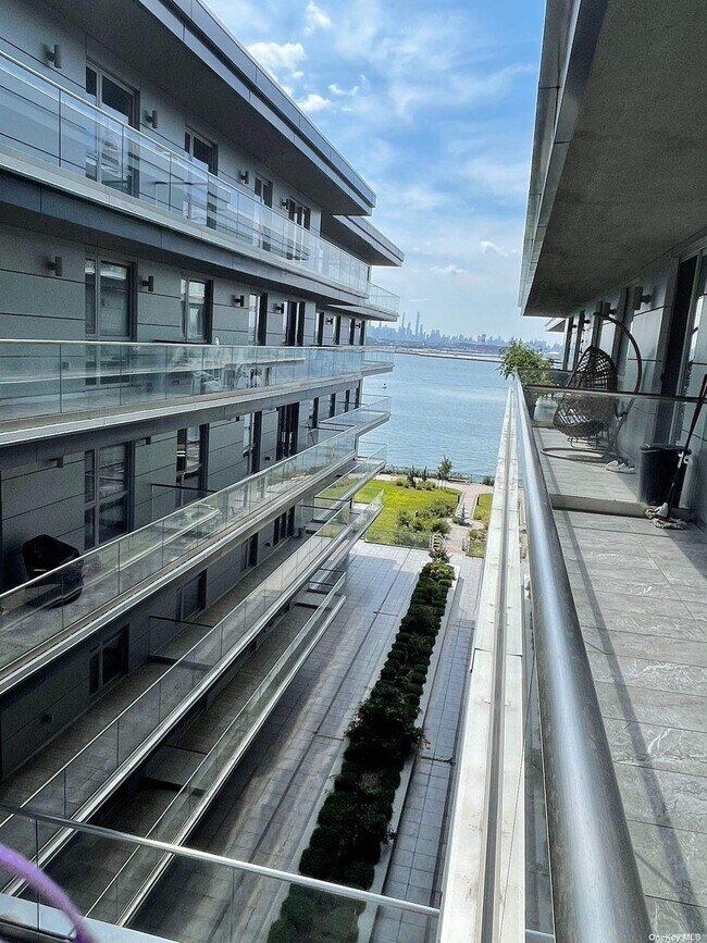 Foto del edificio - 109-9 15th Ave