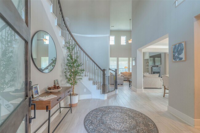 Building Photo - 15006 La Strada Dr