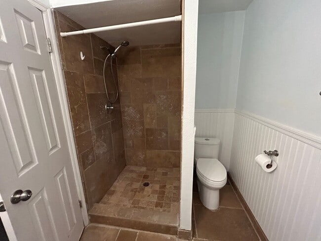 Building Photo - 3 Bed with a private pool