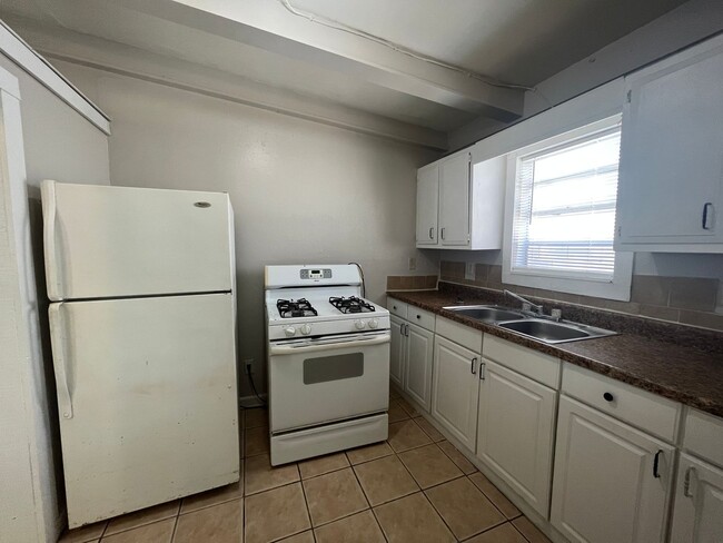 Foto del edificio - FLOUR BLUFF ONE BEDROOM W/ BILLS PAID!!