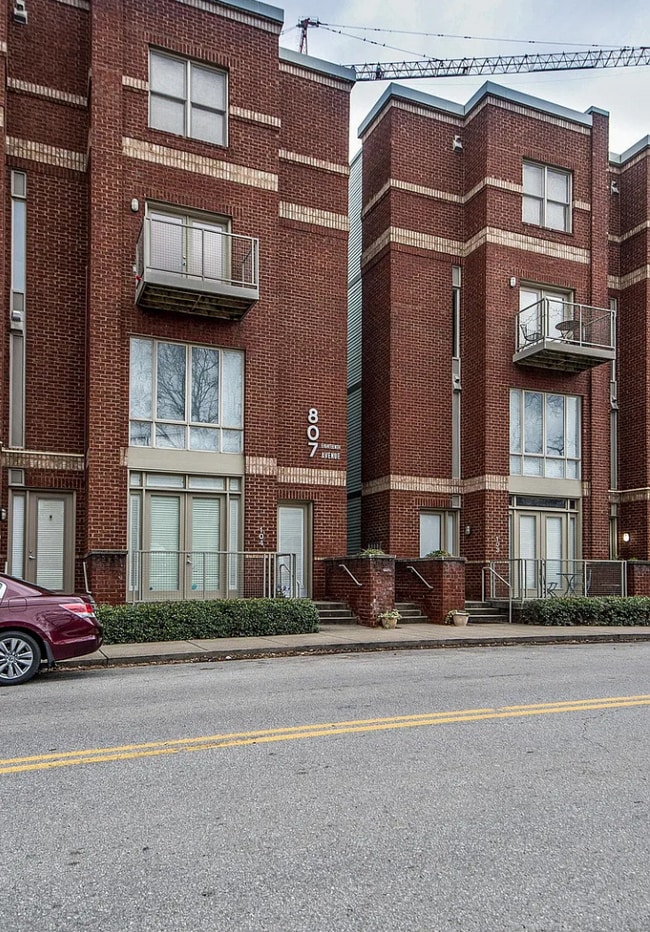 Photo - 807 18th Ave S (Nashville, TN) Apartment