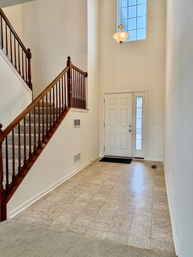 Foto del edificio - 544 Silverton Dr