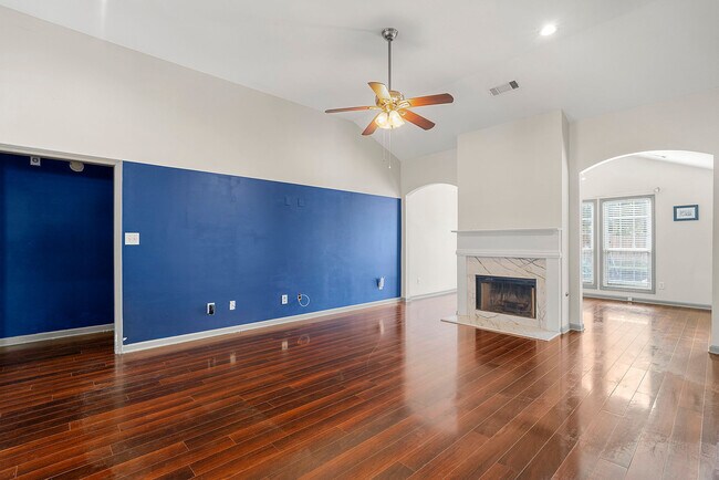 Building Photo - 5160 Oaks Landing Ct