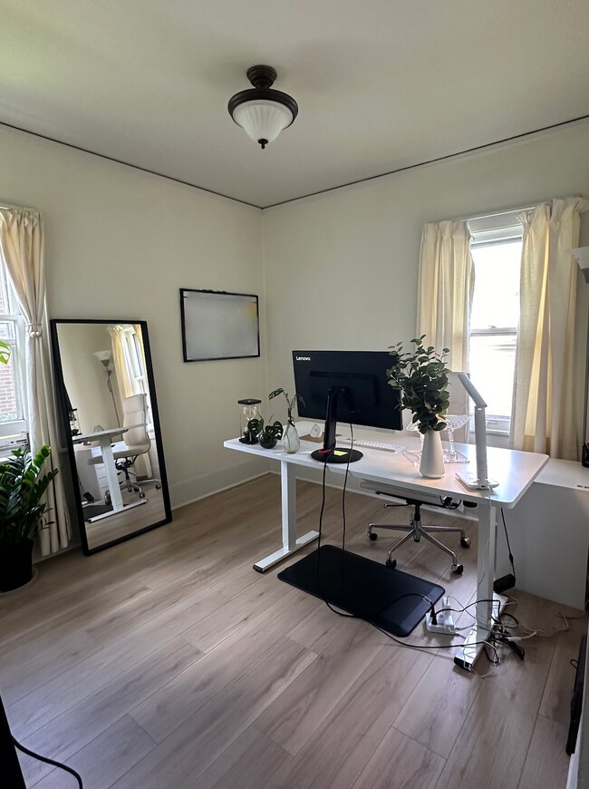 Dormitorio 2 - 1552 S 58th St
