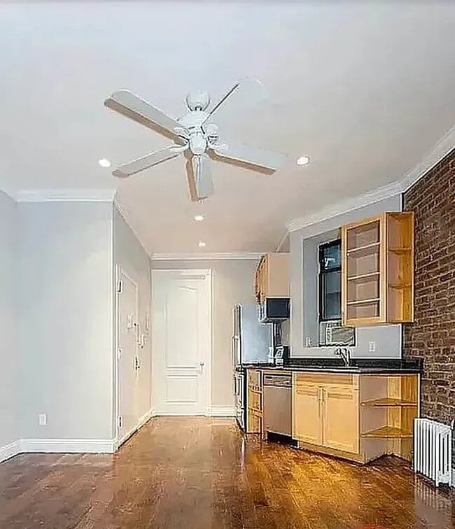 Foto del edificio - 235 E 14th St