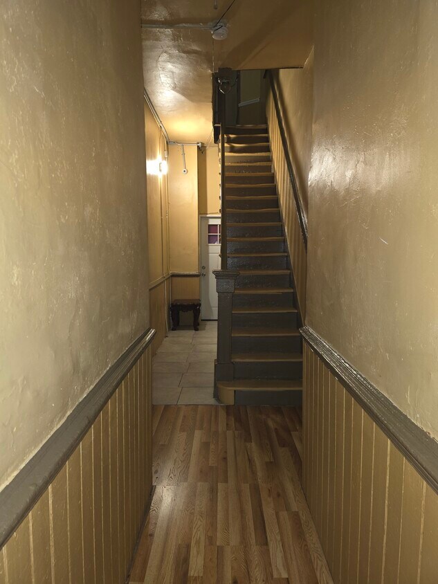 Front door entrance - 354 15th Ave