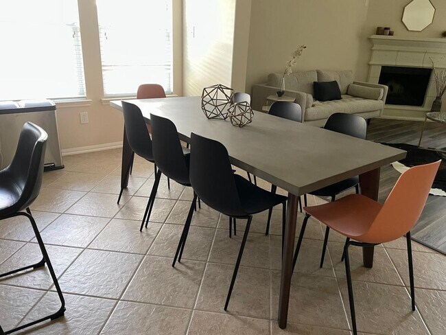 Building Photo - 31 W Spindle Tree Cir