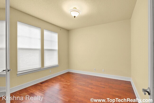 Building Photo - 3 br, 2.5 bath House - 4657 NW Corazon Ter...