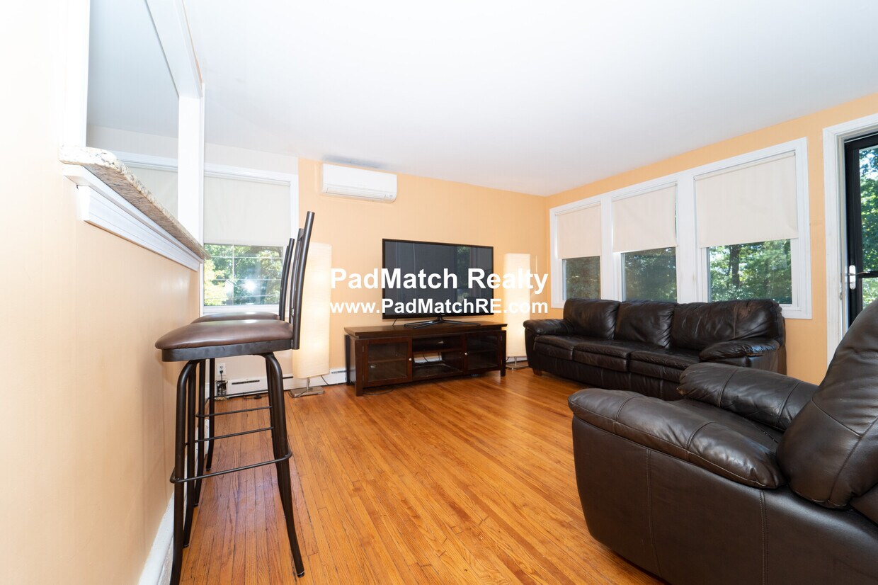 Living room - 13 Wyman Rd