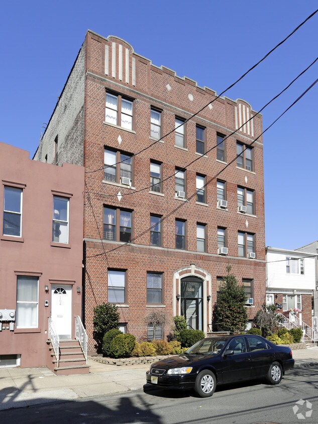 Primary Photo - 100 PROSPECT St