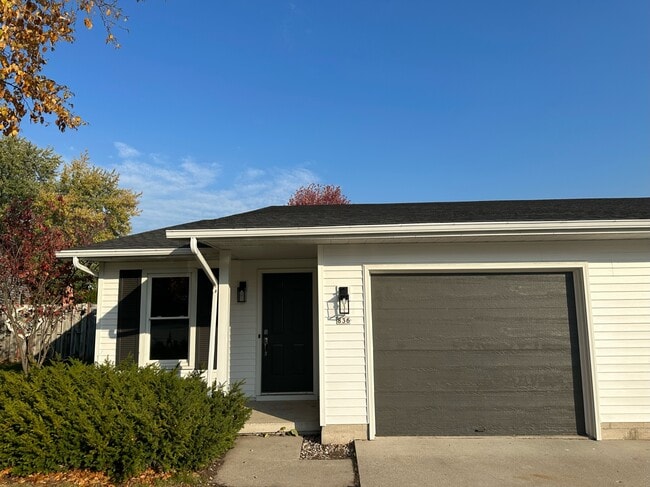 Foto del edificio - 834 Nicholas Ct