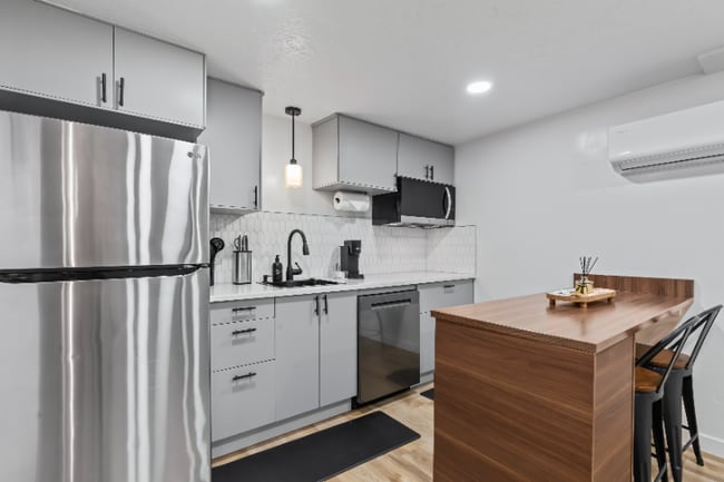 Building Photo - 610 W 5735 S