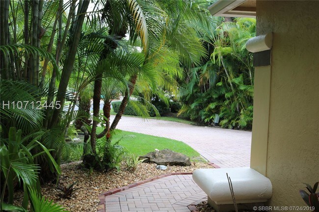 Foto del edificio - 910 Natures Cove Rd