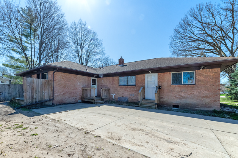 1212 Blake Ave Unit 1212, Lansing, Mi 48912 - Room For Rent In Lansing 