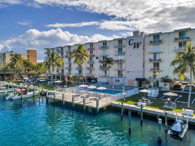 Building Photo - 1731 SE 15th St