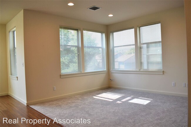 Building Photo - 1238 N Northgate Way