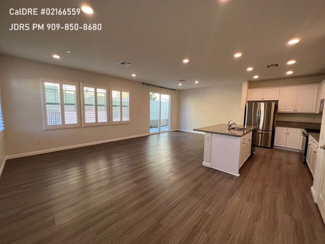Foto del edificio - Ontario 4 bedroom Home