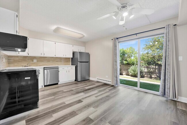 Foto del edificio - 621 Briar Hill Ln