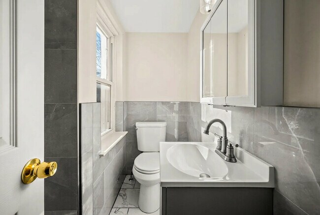 Foto del edificio - 928 W Boston St