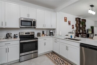 Building Photo - 2140 Dragonfruit Wy