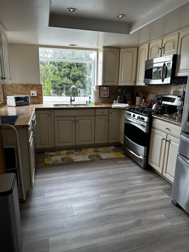 Foto del edificio - 6803 Urubu St