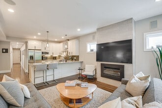 Building Photo - 5441 N Ashland Ave