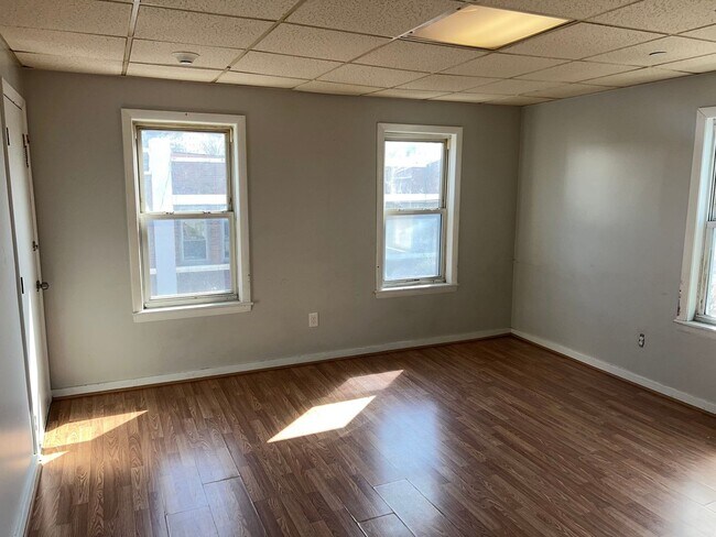 Building Photo - 50 Millbury St